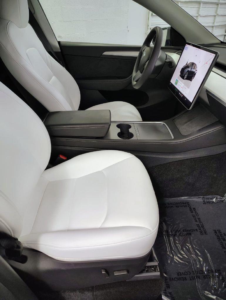 Tesla Model Y Long Range 2024