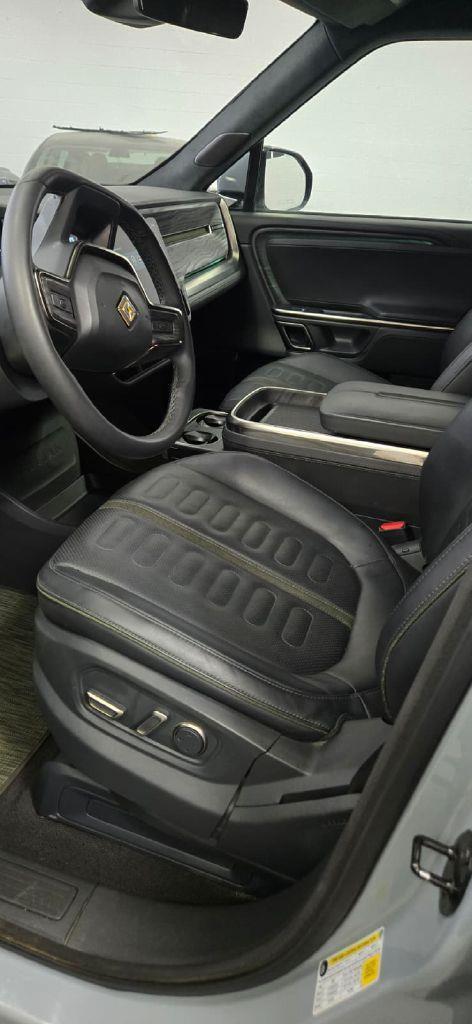 Rivian R1S Adventure 2023