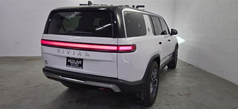 Rivian R1S Adventure 2023