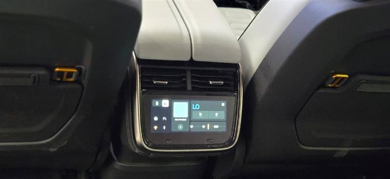 Rivian R1S Adventure 2023