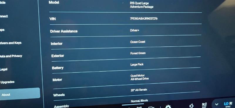 Rivian R1S Adventure 2024