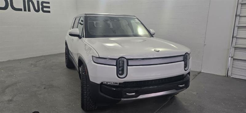 Rivian R1S Adventure 2024
