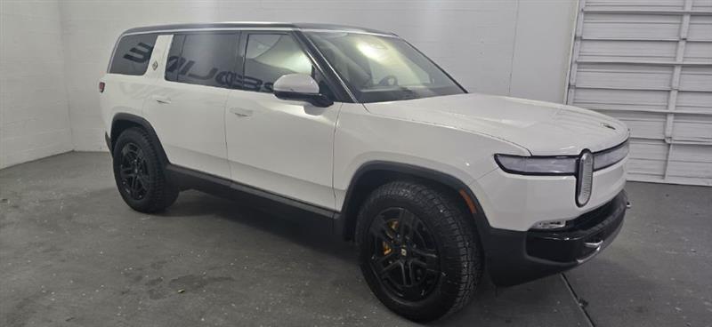 Rivian R1S Adventure 2024