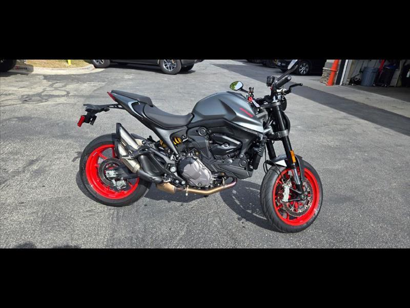 2023 Ducati Monster 