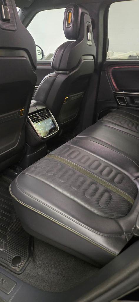 Rivian R1T Adventure 2022