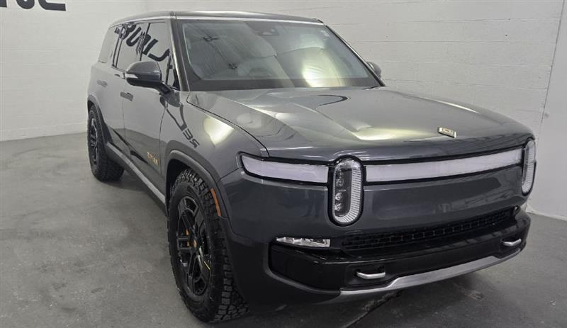 Rivian R1S Adventure 2023