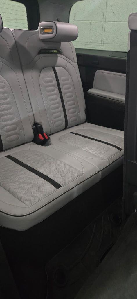 Rivian R1S Adventure 2023
