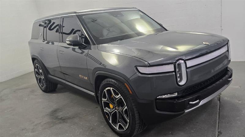 Rivian R1S Adventure 2023
