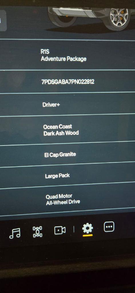 Rivian R1S Adventure 2023