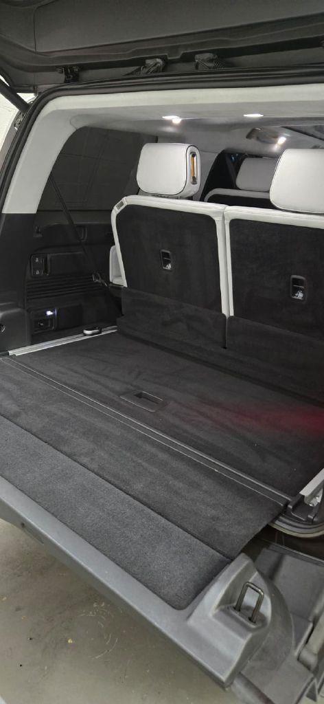 Rivian R1S Adventure 2023