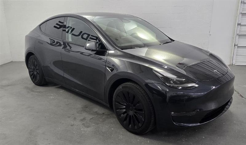 Tesla Model Y Long Range AWD 2024