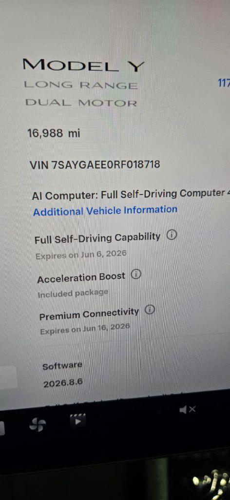Tesla Model Y Long Range AWD 2024