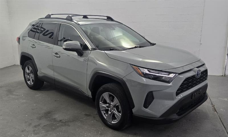 Toyota RAV4 Hybrid XLE 2022