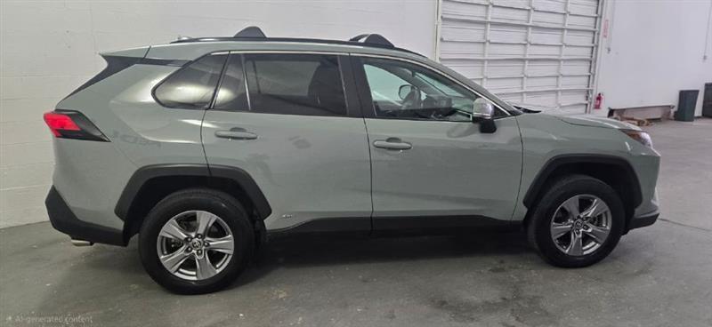 Toyota RAV4 Hybrid XLE 2022