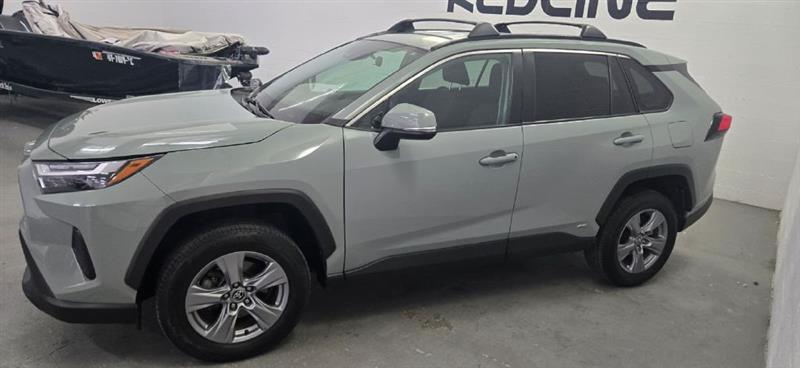 Toyota RAV4 Hybrid XLE 2022