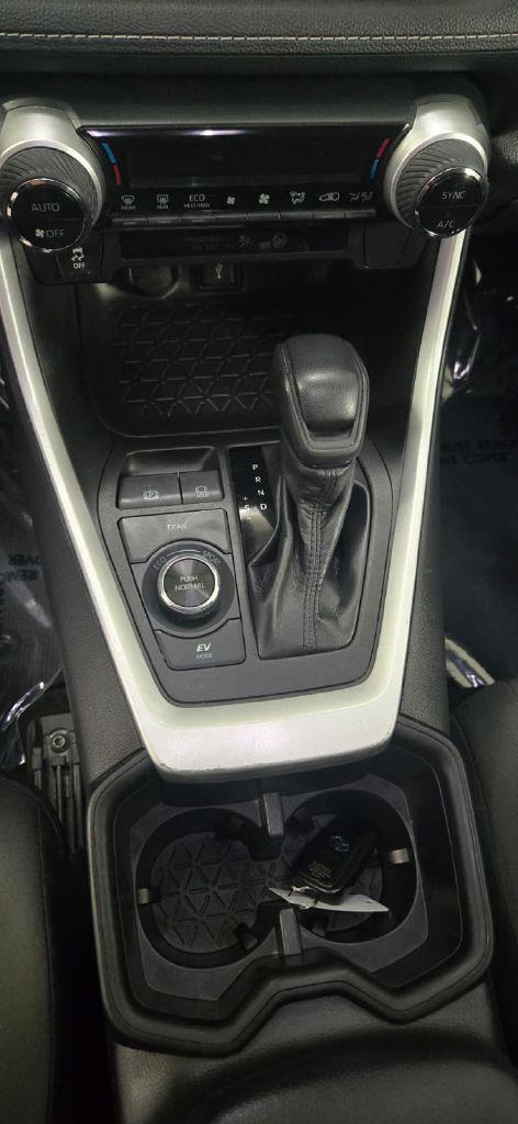 Toyota RAV4 Hybrid XLE 2022