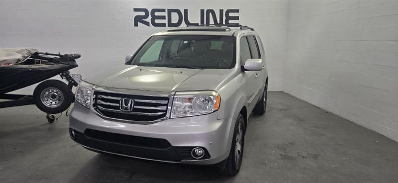 Honda Pilot Touring 4WD 5-Spd AT with DVD 2012