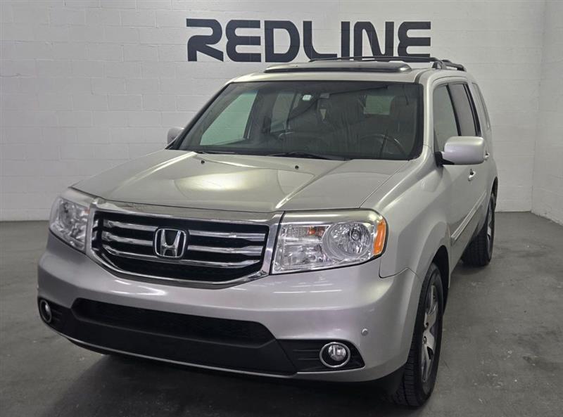 Honda Pilot Touring 4WD 5-Spd AT with DVD 2012
