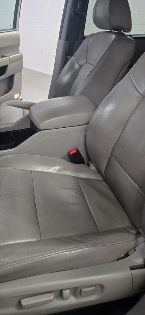 Honda Pilot Touring 4WD 5-Spd AT with DVD 2012