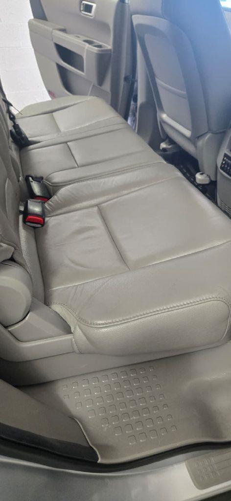 Honda Pilot Touring 4WD 5-Spd AT with DVD 2012