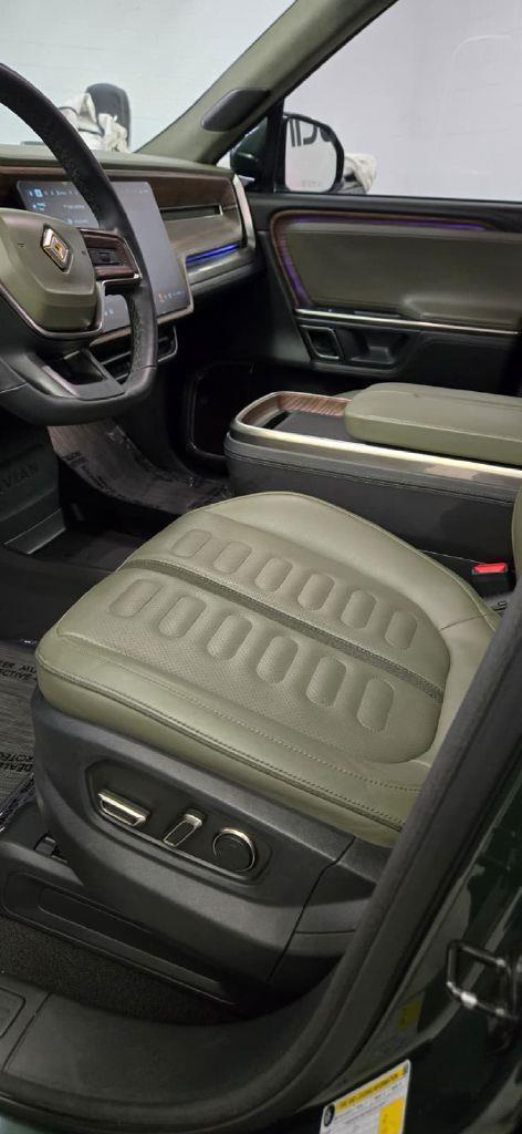 Rivian R1S Adventure 2023