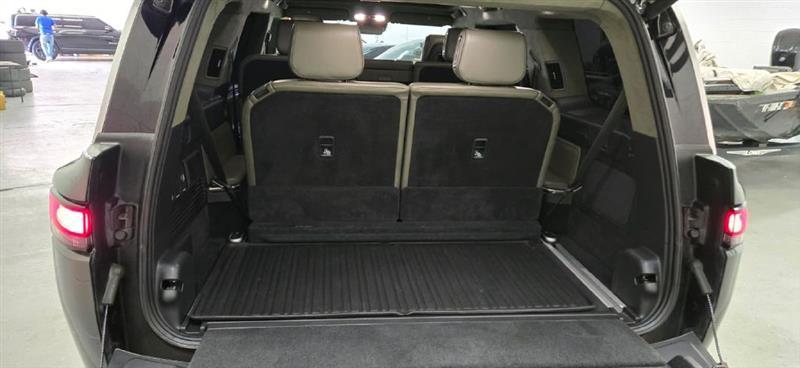 Rivian R1S Adventure 2023
