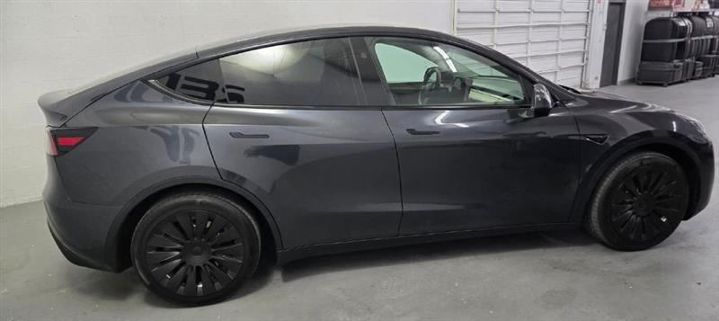 Tesla Model Y Long Range AWD 2024