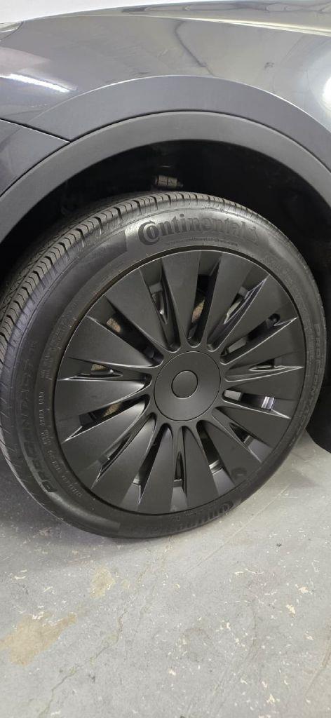 Tesla Model Y Long Range AWD 2024