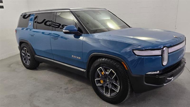Rivian R1S Adventure 2023