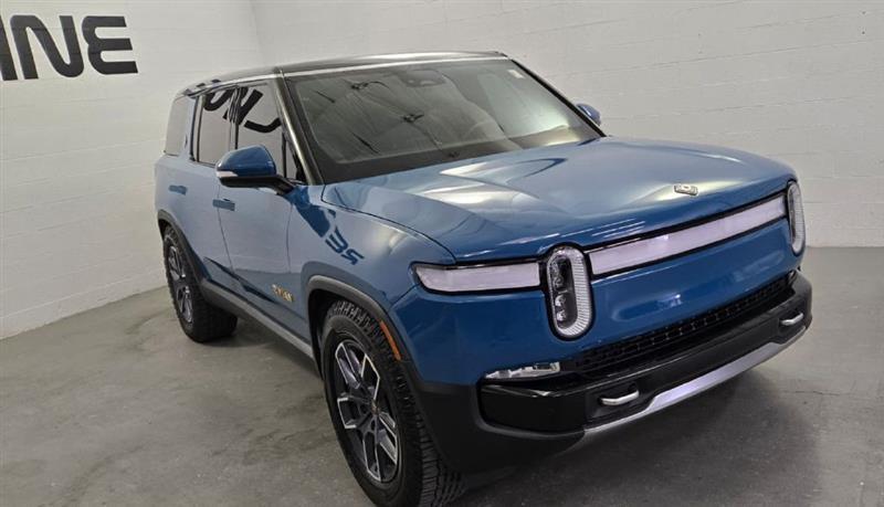 Rivian R1S Adventure 2023