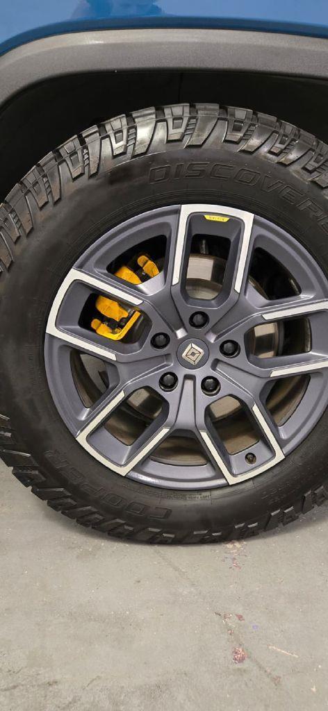 Rivian R1S Adventure 2023