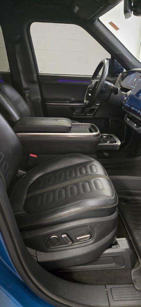 Rivian R1S Adventure 2023