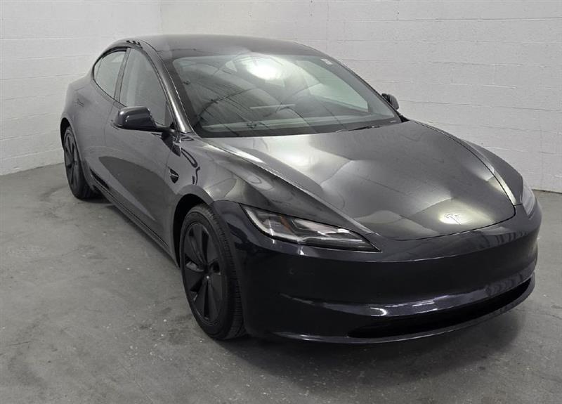 Tesla Model 3  2024