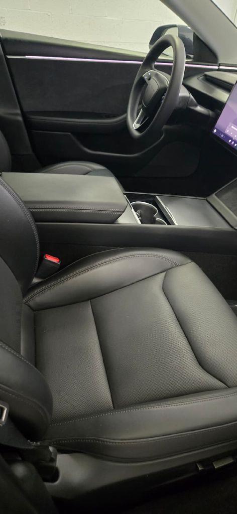 Tesla Model 3  2024