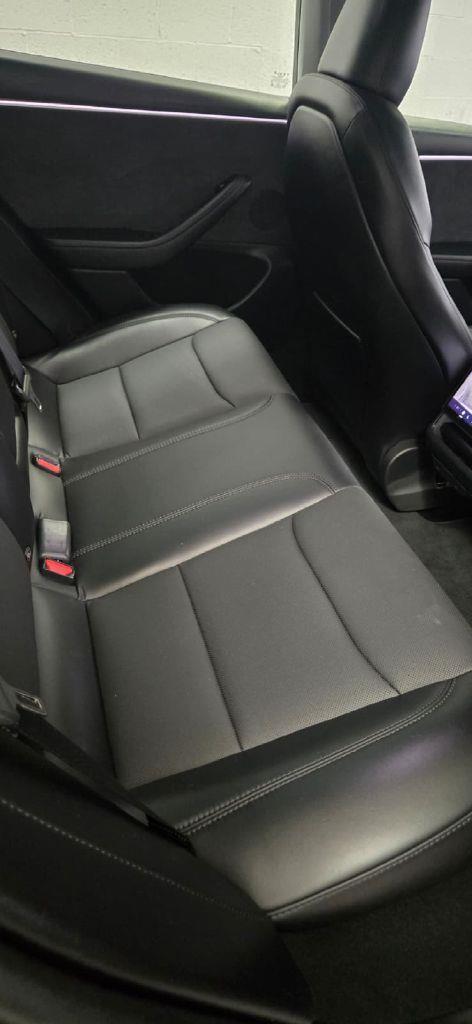 Tesla Model 3  2024