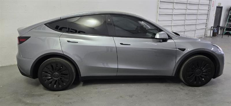 Tesla Model Y Long Range 2024