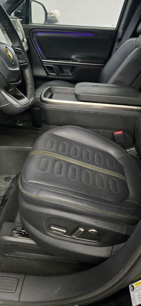 Rivian R1S Adventure 2024
