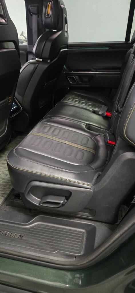Rivian R1S Adventure 2024
