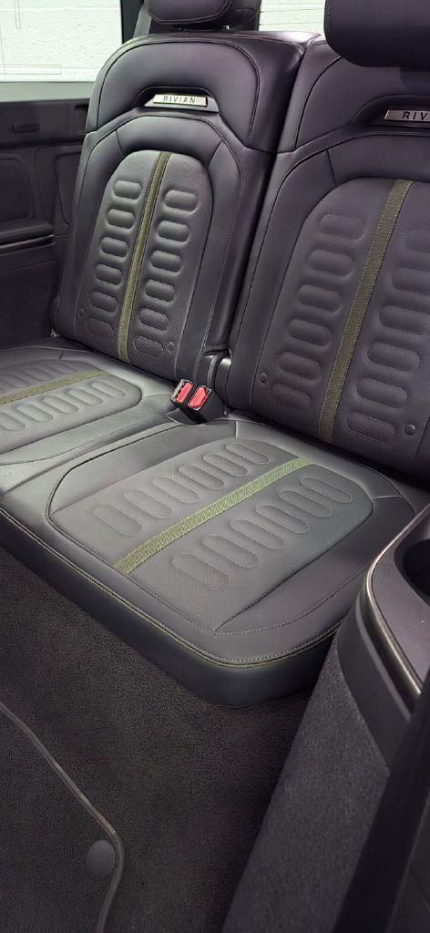 Rivian R1S Adventure 2024