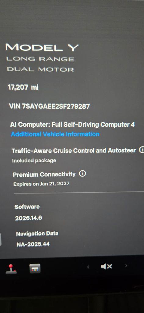 Tesla Model Y Long Range AWD 2025