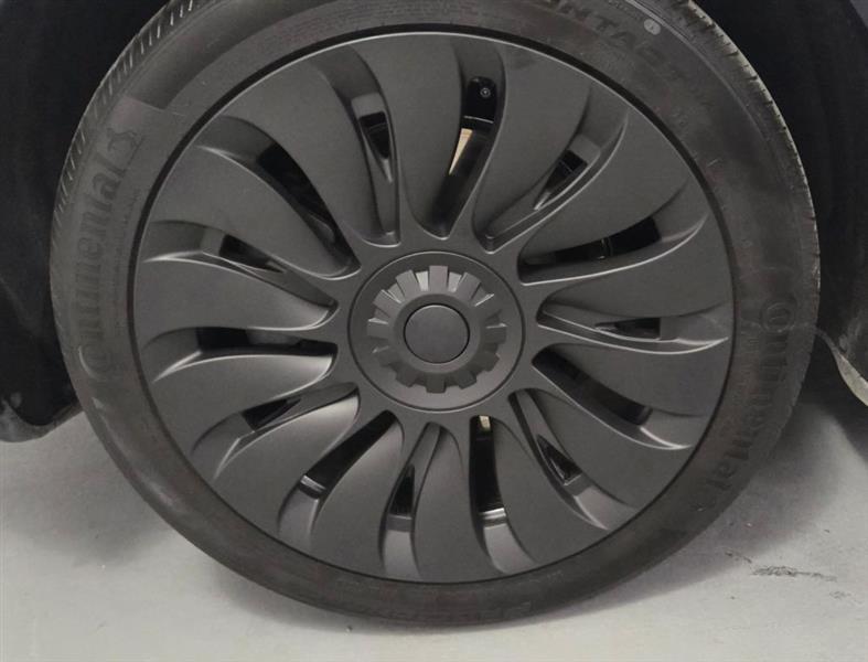 Tesla Model Y Long Range AWD 2025