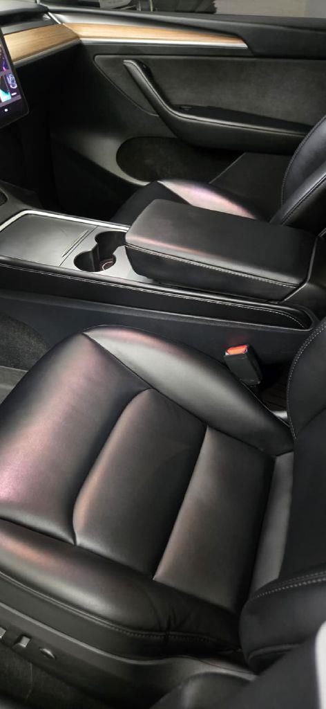 Tesla Model Y Long Range AWD 2025