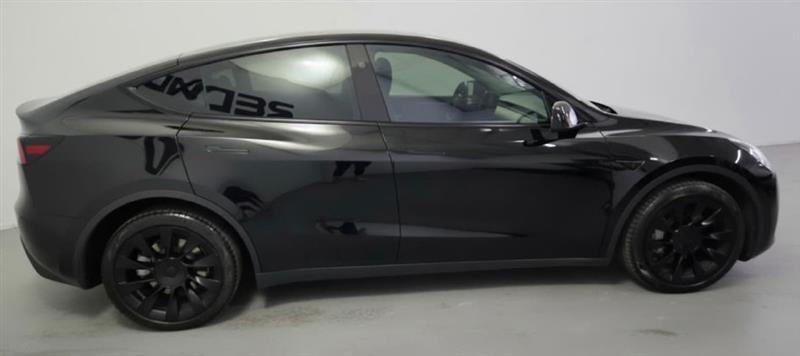 Tesla Model Y  2023
