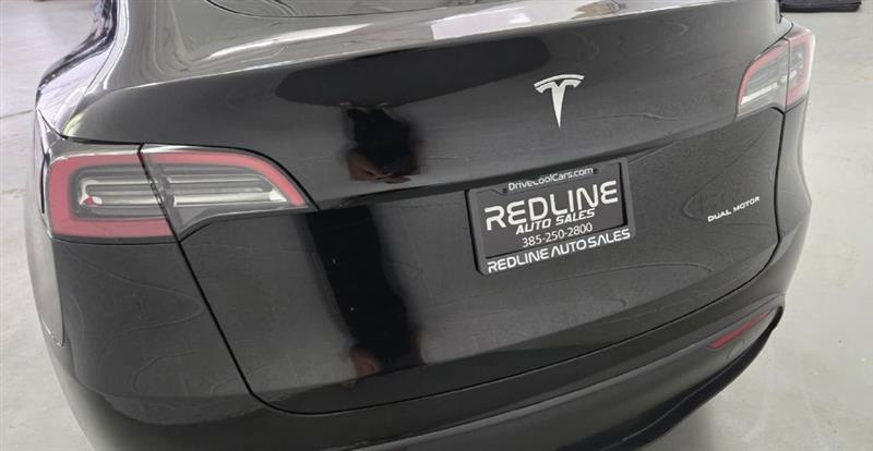 Tesla Model Y  2023