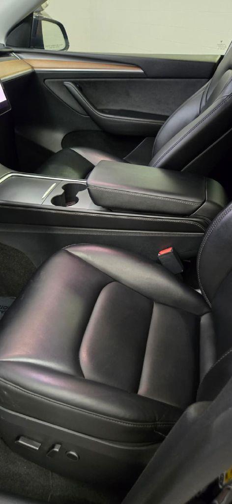 Tesla Model Y  2023