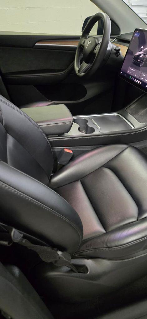 Tesla Model Y  2023