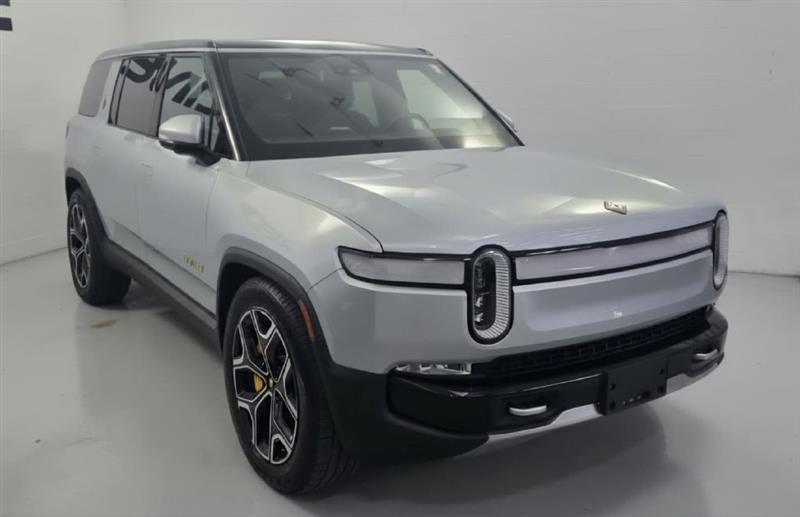 Rivian R1S Adventure 2023