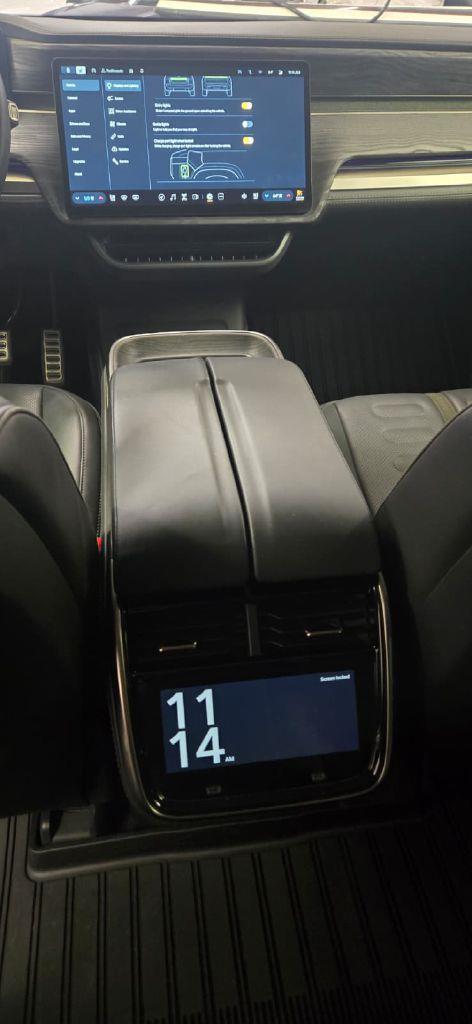 Rivian R1S Adventure 2023