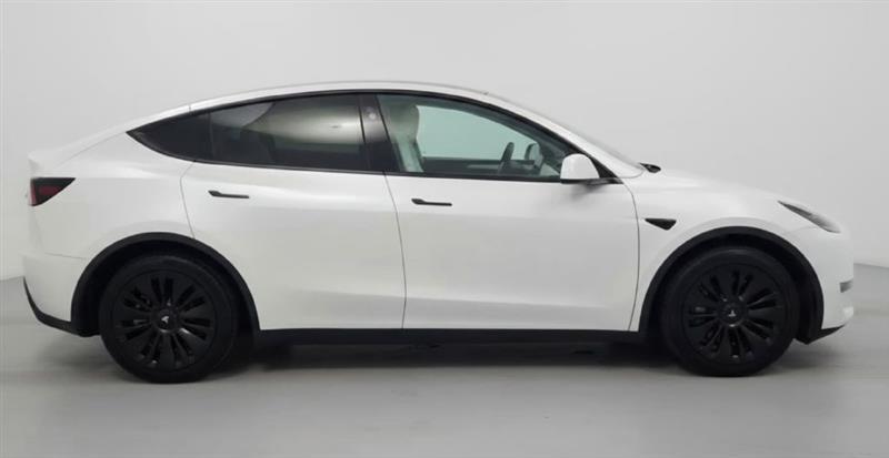 Tesla Model Y Long Range AWD 2024