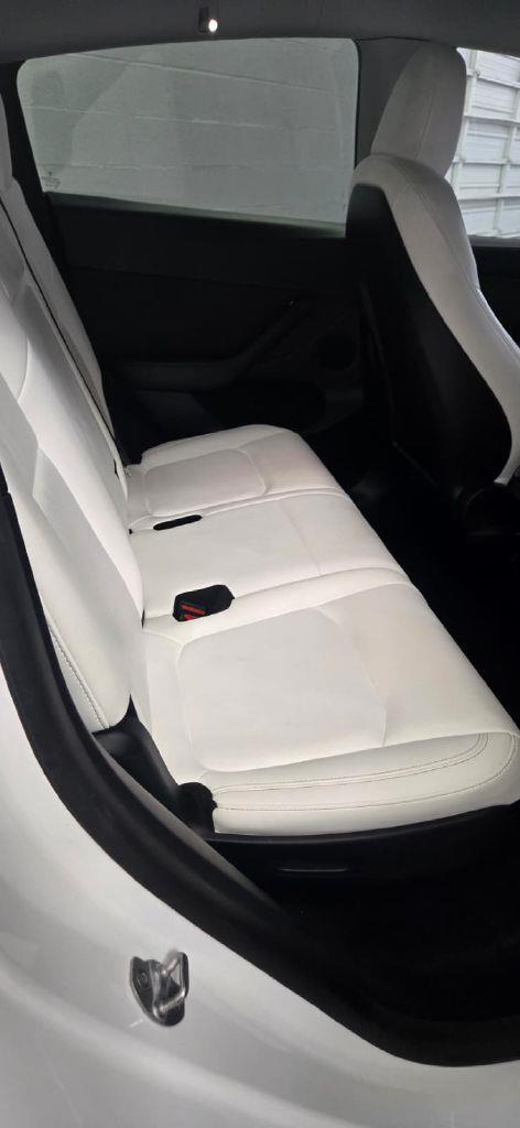 Tesla Model Y Long Range AWD 2024